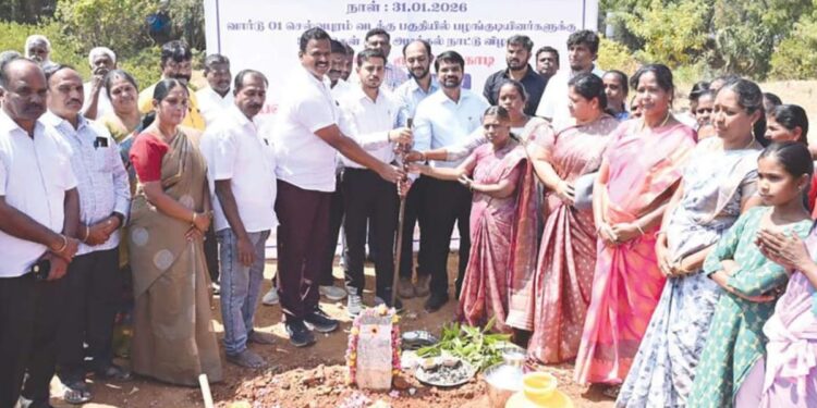 “வாழ்க்கைத் தரம் உயர்த்தும் கான்கிரீட் வீடுகள்”: கூடலூரில் கலெக்டர் பவன்குமார் அடிக்கல் நாட்டினார்!