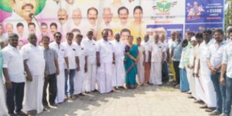 நிலக்கோட்டையில் அதிமுகவின் தேர்தல் ‘வெடி’: களமிறங்கிய எம்.எல்.ஏ தேன்மொழி சேகர்