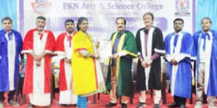 கல்வி எனும் ஆயுதத்தை ஏந்தி தேசத்தை முன்னேற்றுங்கள்: தேர்வு கட்டுப்பாட்டாளர் முத்தையா அறிவுரை!