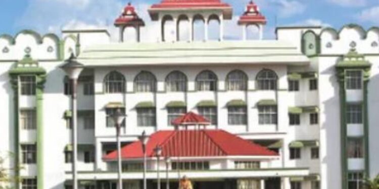 திருப்பரங்குன்றத்தில் மதக்கலவர அபாயம் இருந்ததால் 144 தடை விதிக்கப்பட்டதாகக் கலெக்டர் நீதிமன்றத்தில் விளக்கம்!