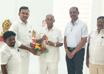 “தொழில்துறை ஜாம்பவானுக்கு டிவிமிசி வாழ்த்து”: தமிழக வெற்றிக் கழகத்தினர் நேரில் வாழ்த்து!