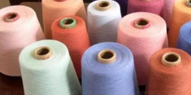 பட்ஜெட் தாக்கலான மறுநாளே நூல் விலையில்  5 மாத அமைதிக்கு பின் திருப்பூரைத் திணறடிக்கும் திடீர் உயர்வு!