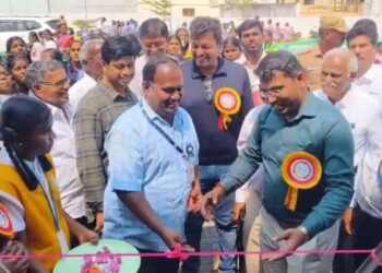 விண்வெளி கனவுகளை நனவாக்க திண்டுக்கல்லில் ‘இஸ்ரோ’ பேருந்து: அறிவியல் திருவிழாவை தொடங்கி வைத்தார் ஆட்சியர் சரவணன்!