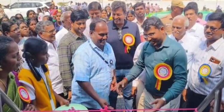 விண்வெளி கனவுகளை நனவாக்க திண்டுக்கல்லில் ‘இஸ்ரோ’ பேருந்து: அறிவியல் திருவிழாவை தொடங்கி வைத்தார் ஆட்சியர் சரவணன்!