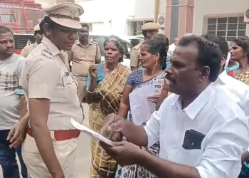 விழுப்புரம் அருகே அரசு டாஸ்மாக் கடையை அகற்ற கோரி பொதுமக்கள் மாவட்ட ஆட்சியர் அலுவலகத்தில் தரையில் அமர்ந்து தர்ணா