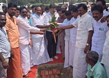 மயிலாடுதுறை மாவட்ட ஆட்சியர் அலுவலக வளாகத்தில் ரூ.5கோடியே30லட்சம் மதிப்பீட்டில் அமைச்சர் மெய்யநாதன் அடிக்கல் நாட்டினர்