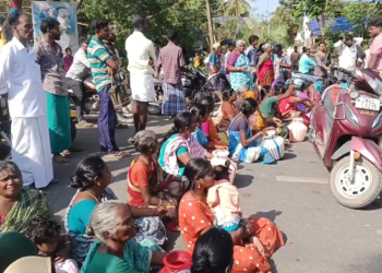 சிறுகோவங்குடியில் குடிநீர் விநியோகம் செய்யப்படாததைக் கண்டித்து மக்கள் காலி குடங்களுடன் சாலைமறியல்