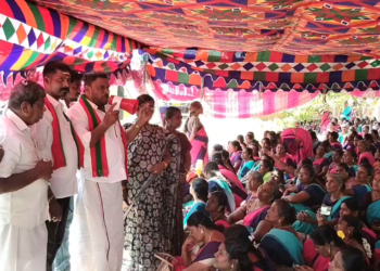 தேனியில்5-வது நாட்களாக தொடர் காத்திருப்பு போராட்டத்தில் ஈடுபட்டு வரும் சத்துணவு & அங்கன்வாடி பணியாளர்களை சந்தித்து ஆதரவு