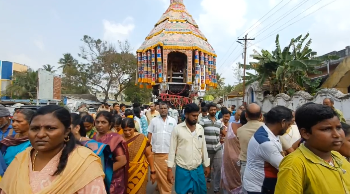 வைத்தீஸ்வரன் கோவில் வைத்தியநாத சுவாமி கோவிலில் தை செவ்வாய் உற்சவத்தை முன்னிட்டு செல்வ முத்துக்குமாரசாமி தேரோட்டம்