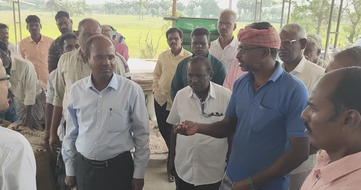மயிலாடுதுறை மாவட்டத்தில் நெல் கொள்முதல் நிலையங்களில், கூட்டுறவு & நுகர்வோர் பாதுகாப்புத் துறை செயலாளர் பழனிச்சாமி ஆய்வு
