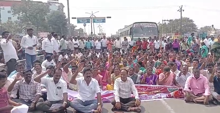 9 அம்ச கோரிக்கைகள் வலியுறுத்தி வருவாய்த்துறை அலுவலர்கள் மறியல் விழுப்புரத்தில் கைது