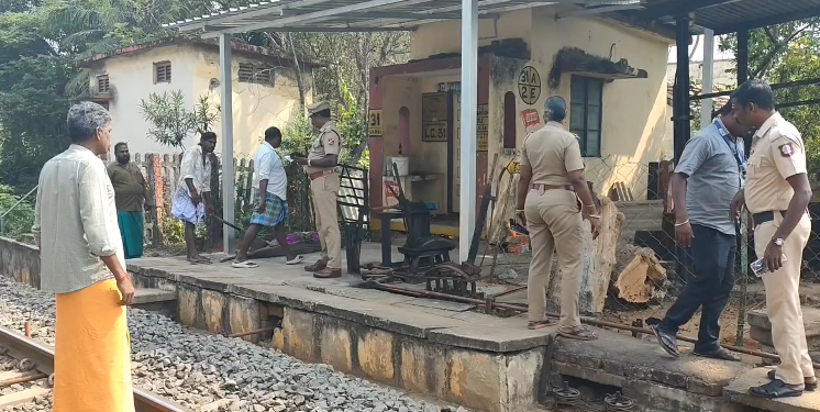 திருவாரூரில் ரயிலில் அடிபட்டு பெண்மணி படுகாயம் ரயில்வே போலீசார் உதவியுடன்  திருவாரூர் மருத்துவமனையில் தீவிரசிகிச்சை