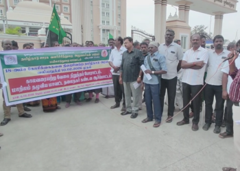 ஊரக வளர்ச்சித்துறை அலுவலர்களின் பதினெட்டு அம்ச கோரிக்கைகளை நிறைவேற்ற வலியுறுத்தி கால வரையற்ற வேலை நிறுத்தம்