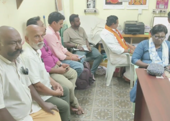 நாடாளுமன்ற விதிகளை மீறி செயல்பட்ட மயிலாடுதுறை,கரூர் MP-களை தகுதி நீக்கம் செய்யக்கோரி BJPநிர்வாகி ONLINE புகார்