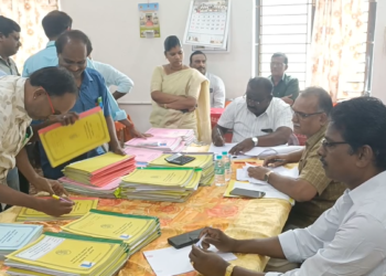 மயிலாடுதுறை உள்ள 148 அரசு உதவிபெறும் தொடக்க&நடுநிலைப்பள்ளிகளுக்கான ஆண்டுஇறுதி கற்பிப்பு கொடை ஆய்வு