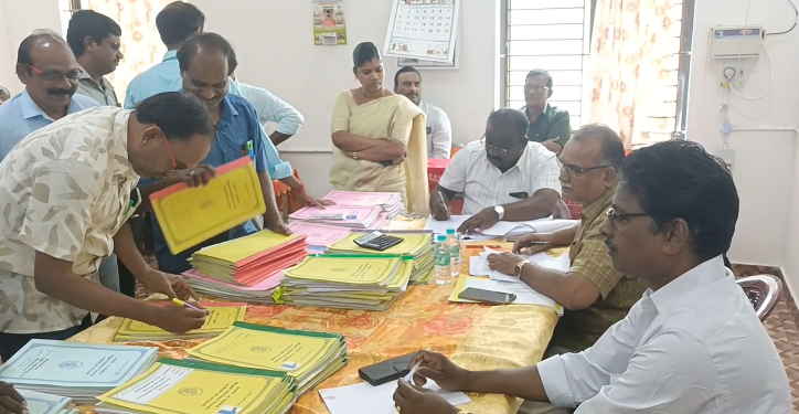 மயிலாடுதுறை உள்ள 148 அரசு உதவிபெறும் தொடக்க&நடுநிலைப்பள்ளிகளுக்கான ஆண்டுஇறுதி கற்பிப்பு கொடை ஆய்வு