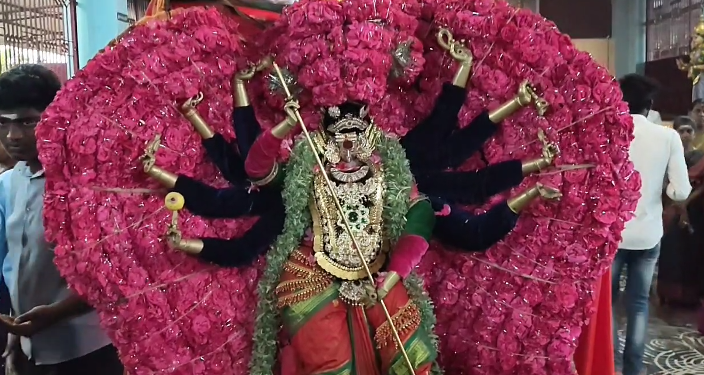 திருக்கடையூரில் அங்காள பரமேஸ்வரி கோவிலில் மாசி மாத அமாவாசையை முன்னிட்டு மயான சூறை நிகழ்ச்சி