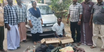 சீர்காழி அருகே காரில் வெளிமாநில மது பாட்டில்களை கடத்தி வந்த இளைஞர் கைது. கார் மற்றும் 480 மதுபாட்டில்கள் பறிமுதல் 