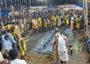 மயிலாடுதுறையில் கணவனுடன் உடன்கட்டை ஏறிய பெண்மணியின் நினைவாக தீப்பாய்ந்தாள்அம்மன் ஆலயத்தில் தீமிதி திருவிழா