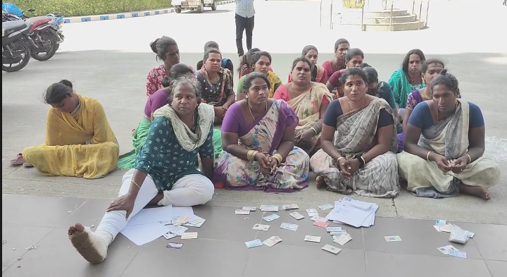 வீடு இல்லாத திருநங்கைகளுக்கு அரசின் இலவசவீடு வழங்கும் திட்டத்தை தராததை கண்டித்து போராட்டம்