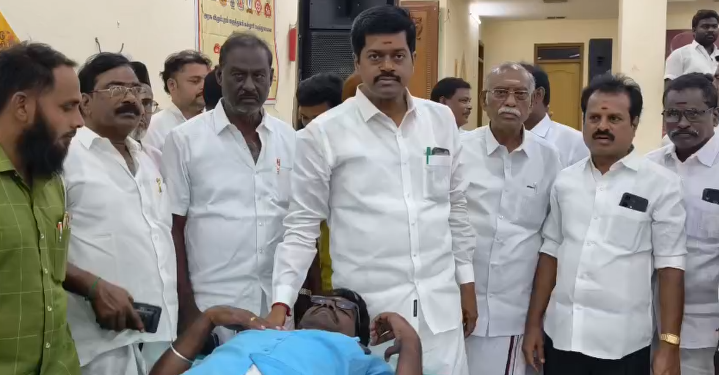 தமிழக முதல்வர் ஸ்டாலினின் 73 வது பிறந்த நாளை முன்னிட்டு விழுப்புரத்தில் நடைபெற்ற ரத்த தான முகாம்