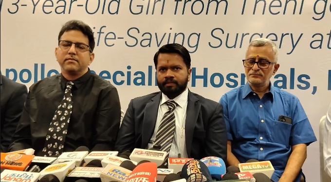 தேனி சேர்ந்த 13வயது சிறுமிக்கு,உலகில் மிகவும் அரிதாககாணப்படும் பிறவிரத்தநாள குறைபாடு கண்டறியபட்டு அறுவை சிகிச்சை மூலம் மருத்துவர்கள் காப்பாற்றியுள்ளனர்