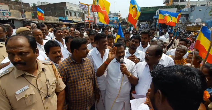 கொள்ளிடம் ஆற்று படுகை கிராமங்களில் வசிக்கும் மக்களின் பாதிப்புகளை தடுக்க நடவடிக்கை எடுக்க கோரி PMK ஆர்ப்பாட்டம்