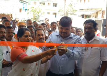 சீர்காழி அருகே பெருந்தோட்டத்தில் புதிய பயணிகள் நிழற்குடை MP சுதா திறந்து வைத்தார்