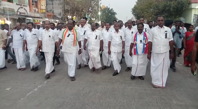 தகை சால் தமிழர் நல்லகண்ணு மறைவை முன்னிட்டு திருவாரூரில் அனைத்து கட்சி சார்பாக மௌன அஞ்சலி ஊர்வலம்