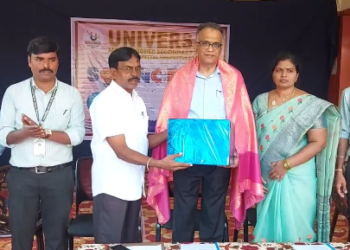 கிராமப்புற மாணவர்களின் அறிவியல் ஆர்வத்தை தூண்ட தனியார் பள்ளி நிர்வாகம் நடத்திய அறிவியல் கண்காட்சி