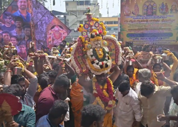 மயிலாடுதுறையில் பழமை வாய்ந்த அங்காள பரமேஸ்வரி கோயிலில் நடைபெற்ற 25-ஆம் ஆண்டு பால்குடத் திருவிழா