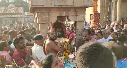 நித்திய பிரதோஷ ஸ்தலமாக விளக்கும் திருவாரூர் ஸ்ரீதியாகராஜ சுவாமி ஆலயத்தில் நடைபெற்ற சனி பிரதோஷ வழிபாடு