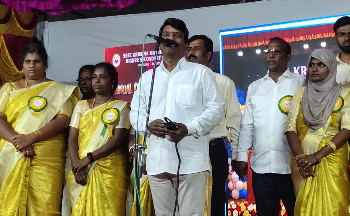 மயிலாடுதுறை அருகே பள்ளி ஆண்டு விழாவில் ஆசிரியர்கள் அனைவரையும் கௌரவித்த நடிகர் தாமு