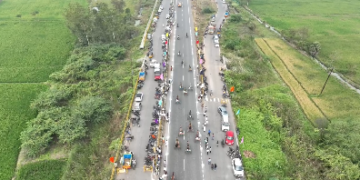கொரடாச்சேரியில் மாபெரும் குதிரை வண்டி எல்கை பந்தயத்தை மோகனச்சந்திரன் கொடியசைத்து துவக்கி வைத்தார்