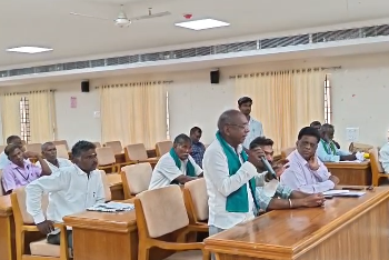 விவசாயிகள் குறைதீர் கூட்டத்தில் வெளிநடப்பு “தமிழக பட்ஜெட்டில் மானியம் இல்லை” என குற்றச்சாட்டு