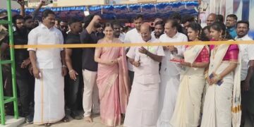 மயிலாடுதுறையில் செயற்கை புல்வெளி மைதானம் திறப்பு விழா நிகழ்ச்சியில் இந்திய கிரிக்கெட் வீரர் நடராஜன், நடிகை தேவயானி உள்ளிட்டோர் பங்கேற்பு