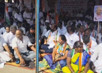 மத்திய அரசைக் கண்டித்து திருப்பத்தூர் மாவட்ட காங்கிரஸ் கட்சி சாா்பில் ஆா்ப்பாட்டம்