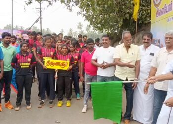 திருவாரூர் மாநில அளவிலான வாலிபால் போட்டியை முன்னாள் நாடாளுமன்ற உறுப்பினர் பொன்.கௌதமசிகாமணி தொடங்கினர்