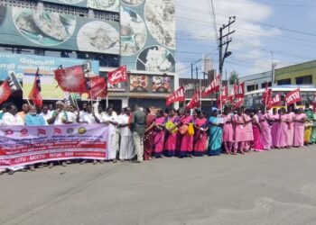 மத்திய அரசின் மக்கள் விரோத, தொழிலாளர், விவசாயிகள் விரோத கொள்கையை கண்டித்து விவசாயி இந்தியில் பிரதமர் மோடிக்கு கண்டனம்