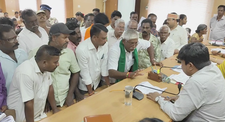 சீர்காழி சட்டநாதபுரம் பகுதியில் தேவாலயம் கட்ட எதிர்ப்பு தெரிவித்து கிராம மக்கள் ஆட்சியரிடம் புகார்