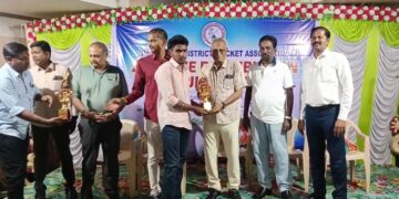 CSKஅணியில் இந்த ஆண்டு தோனி மீண்டும் விளையாடுவார் என CSK அணி உரிமையாளர் காசி விஸ்வநாதன்  பேட்டி