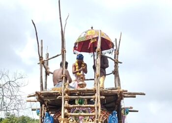 தலைச்சங்காடு தோப்புத்தெருழில் உள்ள சென்டாடும் அய்யனார் கோவில் கும்பாபிஷேகம்