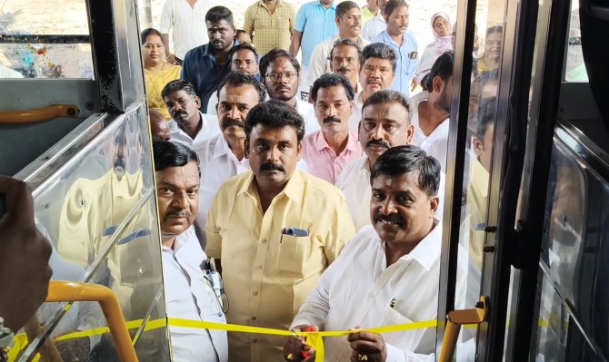 குத்தாலம் – To-காரைக்கால் இடையே புதிய மகளிர் விடியல் பேருந்தின் சேவை பூம்புகார் MLAதொடக்கினார்