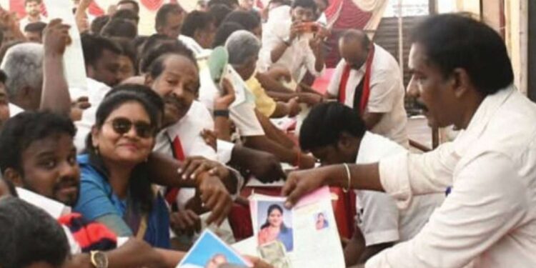 மதுரை கோட்டையை பிடிக்கப் போவது யார்? மூன்று தொகுதிகளில் போட்டியிட விருப்பமனு!