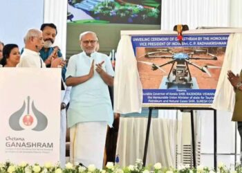 காட்டுயானைகள் மோதலை முறியடிக்க வருகிறது ‘ரோபோட் கழுகு’ துணை ஜனாதிபதி சி.பி. ராதாகிருஷ்ணன் கேரளாவில் அதிரடி அறிமுகம்!