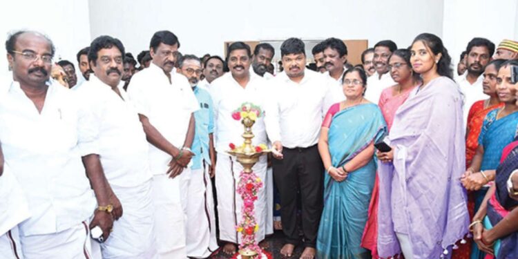 மயிலாடுதுறையில் ரூ.3.90 கோடியில் அதிநவீன வருவாய் கோட்டாட்சியர் அலுவலகம்: முதலமைச்சர் மு.க.ஸ்டாலின் காணொலி வாயிலாகத் திறந்து வைப்பு!