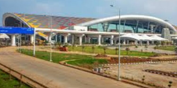 திருச்சி விமான நிலையத்தில் பதற்றம்: போர் பதற்றத்தால் மத்திய கிழக்கு நாடுகளுக்கான விமானச் சேவைகள் அதிரடி ரத்து!