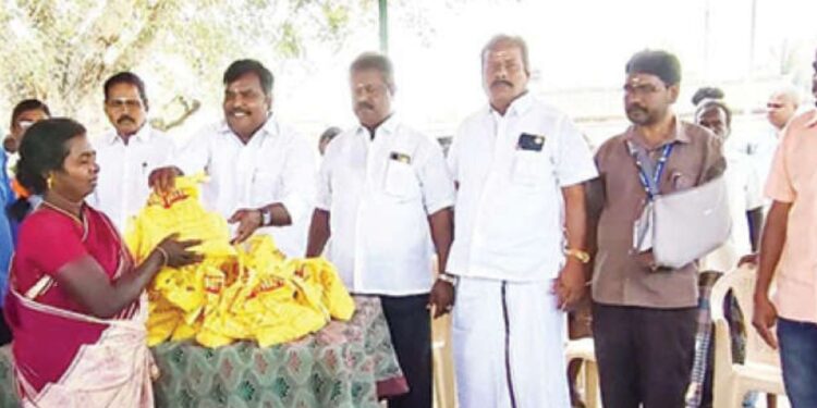 கரட்டூர் மக்களின் தசாப்த கால கனவு நனவு: ரூ. 8 லட்சத்தில் நவீன நியாயவிலை கடை – எம்.எல்.ஏ. ஸ்டாலின் குமார் அதிரடித் திறப்பு!