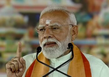 தமிழக அமைச்சர்களிடையே ஊழல் செய்வதில் போட்டாபோட்டி: மோசடிப் பட்டியலை வெளியிட்டுப் பிரதமர் மோடி அதிரடி முழக்கம்!