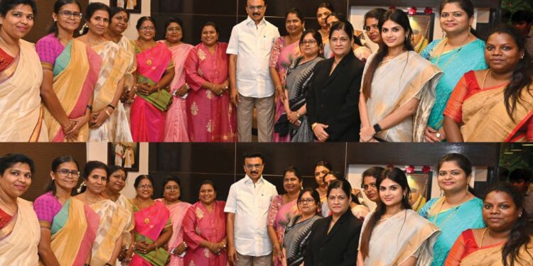 பெண்மையைப் போற்றுவோம்: உலக மகளிர் தினத்தை முன்னிட்டு முதலமைச்சர் ஸ்டாலினைச் சந்தித்து அரசு பெண் சட்ட அலுவலர்கள் வாழ்த்து!